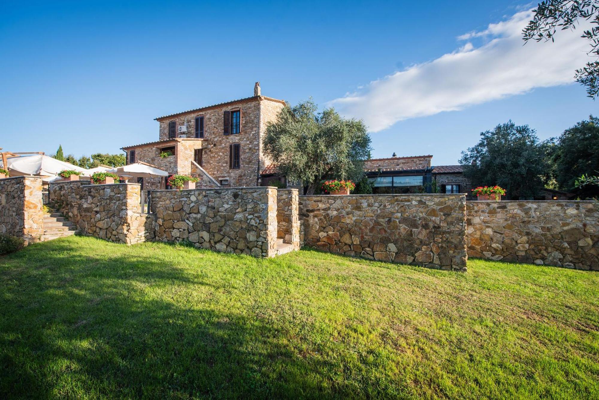 Fattoria Pianetti Guest House Manciano Exterior photo